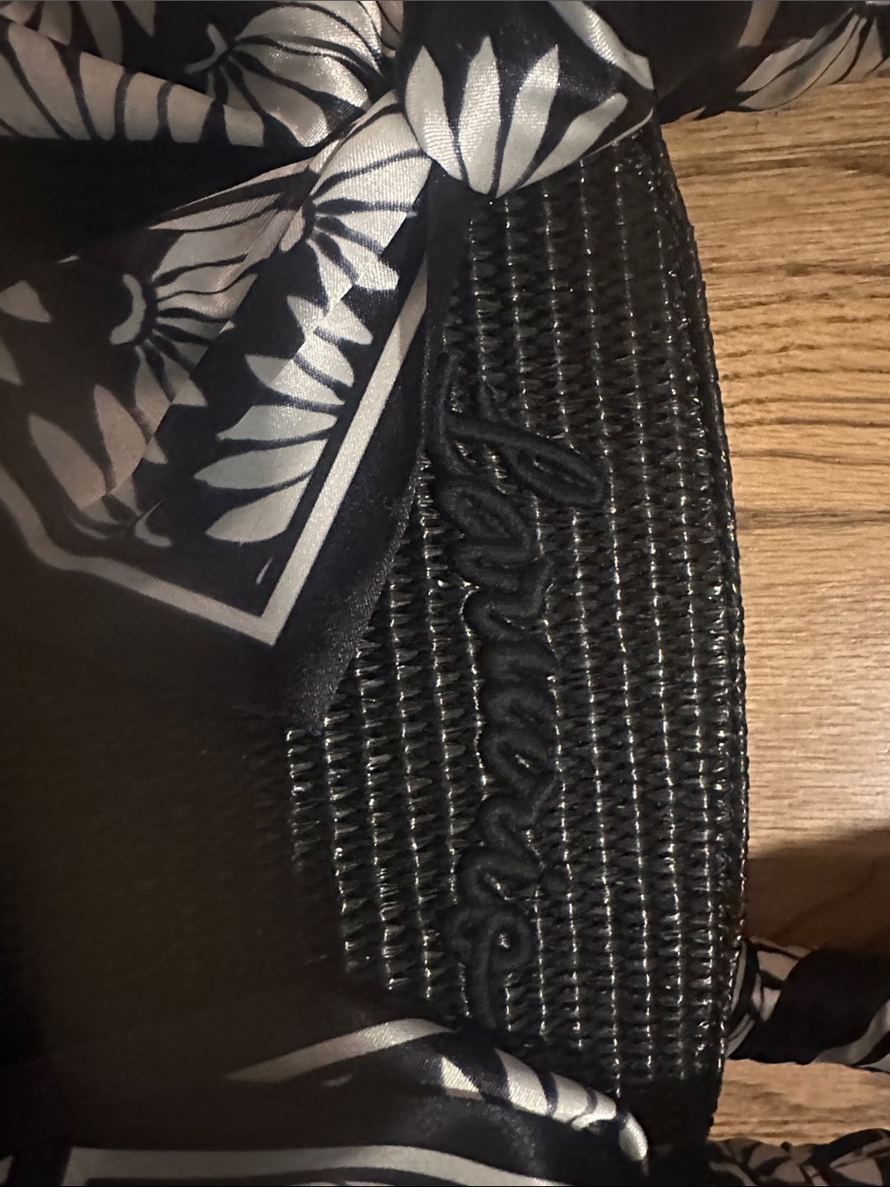 NWT! FARM Rio black Copacabana Raffia shell tote - Picture 6 of 9